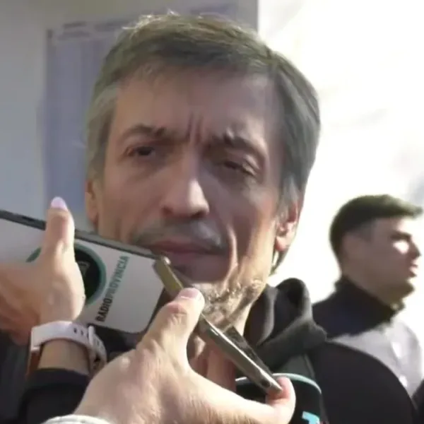 Máximo Kirchner votó en La Plata: "Me preocupa más lo que hace Caputo que lo que hace Karina Milei"