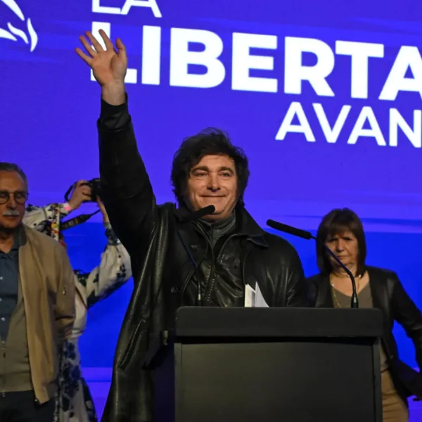 El Gobierno anunció una “mesa política nacional” y una “mesa de diálogo federal con los gobernadores”