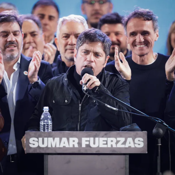 Kicillof le reclamó a Milei un encuentro y afirmó que “sus políticas hacen sufrir a la gente”