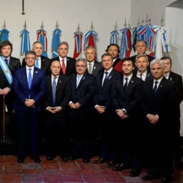 Los gobernadores niegan una convocatoria a la "mesa de diálogo" y se muestran escépticos ante la Casa Rosada