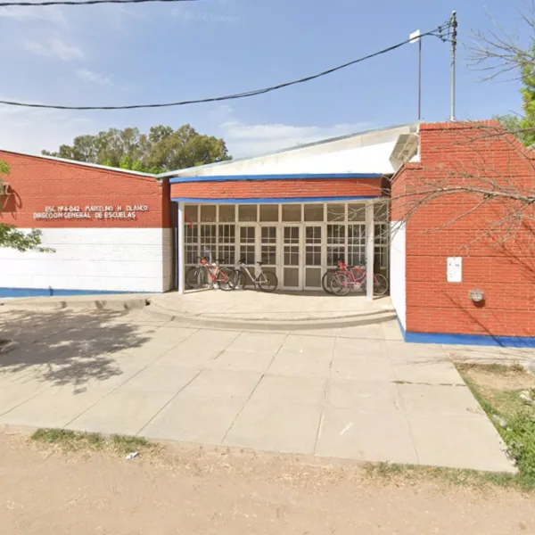 Mendoza | Una alumna ingresó armada a un colegio, disparó y se atrincheró en un aula