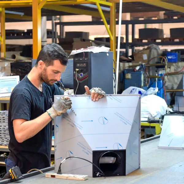 Empleo registrado: caída en el sector privado y aumento en el público