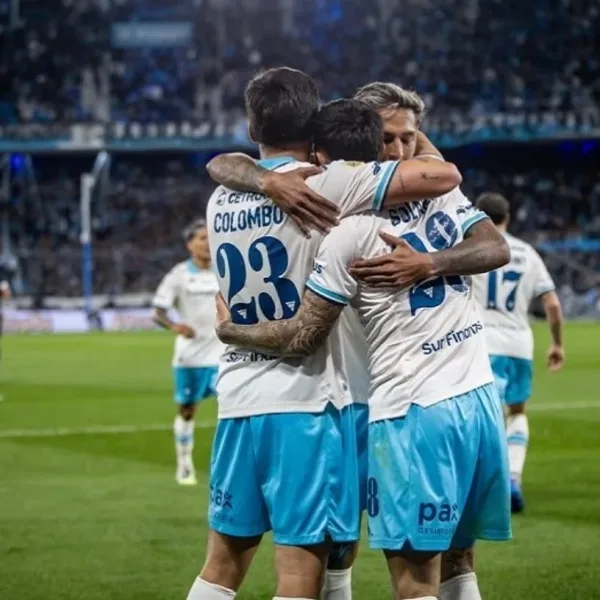 Racing volvió al triunfo y se impuso 2-0 ante San Lorenzo