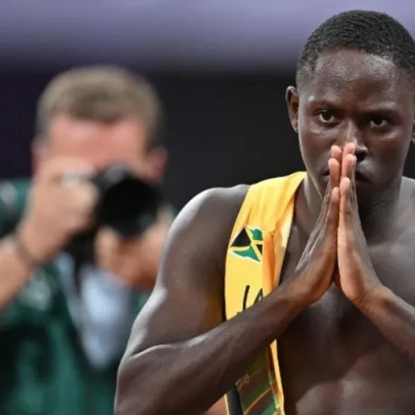 Oblique Seville destronó a Noah Lyles y ganó los 100 metros en el Mundial con récord personal