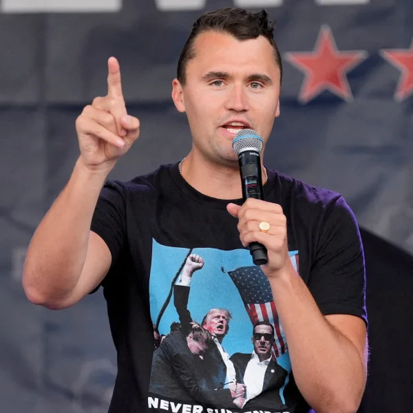 Hallan evidencia de supuesta premeditación en el asesinato de Charlie Kirk
