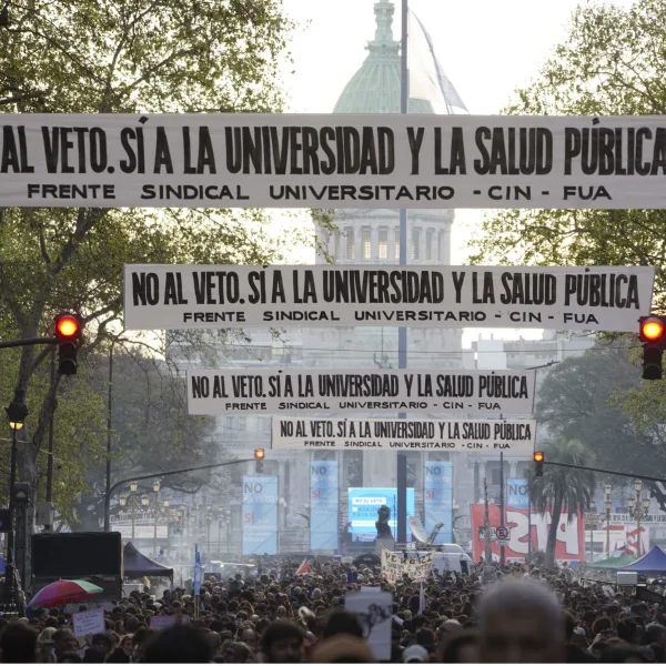 Se realizó la Marcha Federal junto a los jubilados para apoyar el rechazo a los vetos de Milei