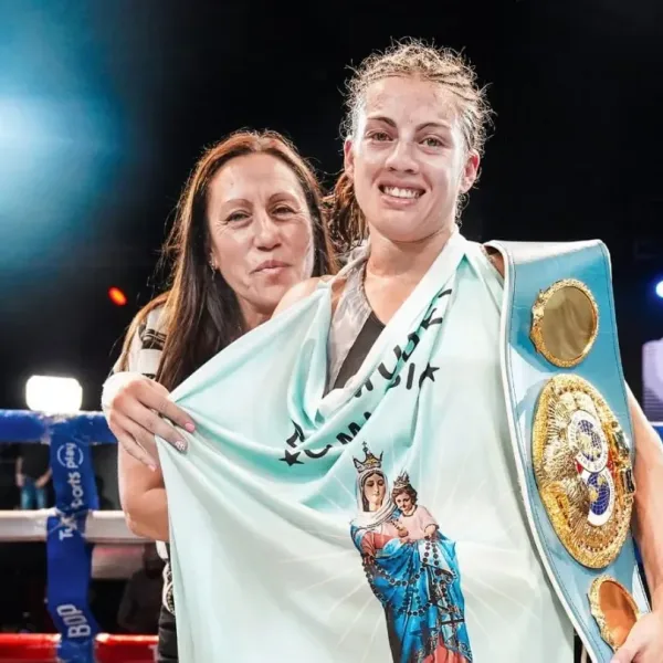 “La Princesita” Bermúdez fulminante: KO en el primer round y triple corona minimosca