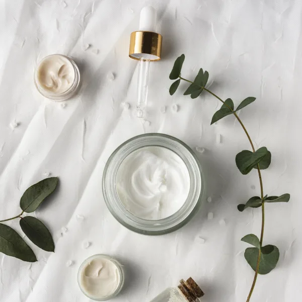 La ANMAT prohibió diez productos de cosmética
