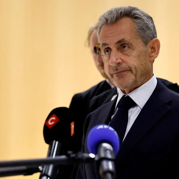 Ex presidente de Francia es condenado a cinco años de prisión por asociación ilícita