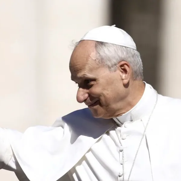 El papa León XIV lamentó “la miseria de pueblos enteros azotados por la guerra”
