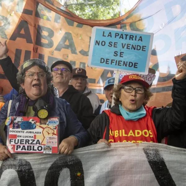 Represión en la marcha de jubilados frente al Congreso