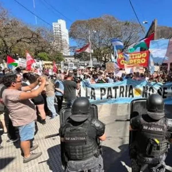 Incidentes en la visita de Milei a Santa Fe: detienen al menos cuatro personas