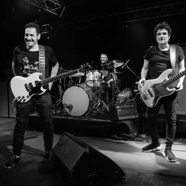 Divididos lanza su nuevo álbum con un evento especial