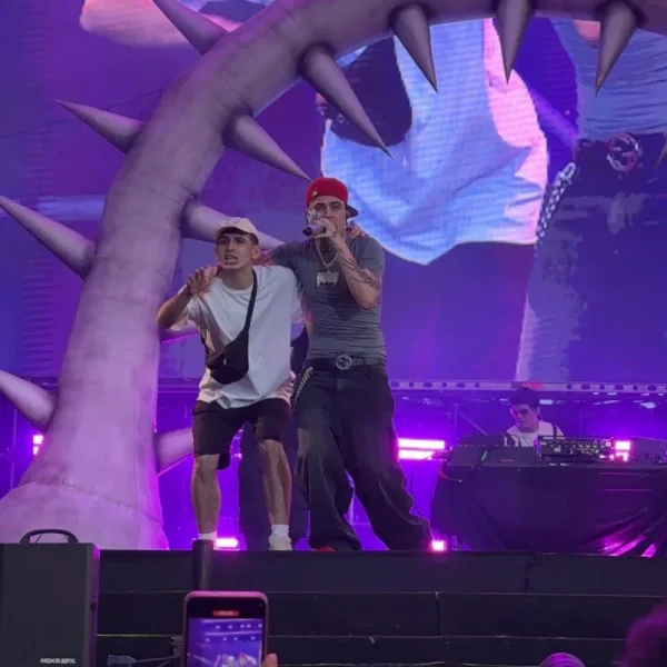  El curioso pedido de Lit Killah a un fan durante su show en la AGS