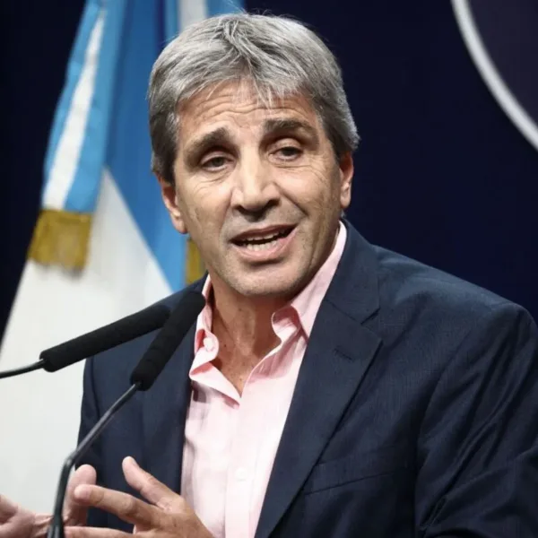 Caputo dijo que la dolarización "está descartada"