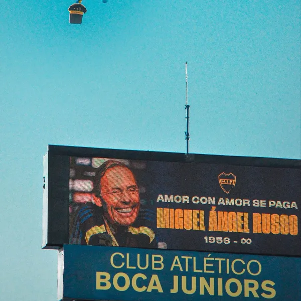 Tras el emotivo homenaje al Russo, Boca no pudo con Belgrano y perdió 2 a 1 