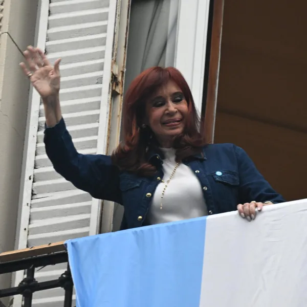Cristina Kirchner criticó el acuerdo con EE.UU. y pidió “frenar el modelo de entrega”