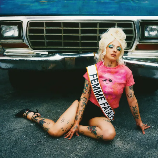 Mon Laferte lanzó su noveno álbum "Femme Fatale"