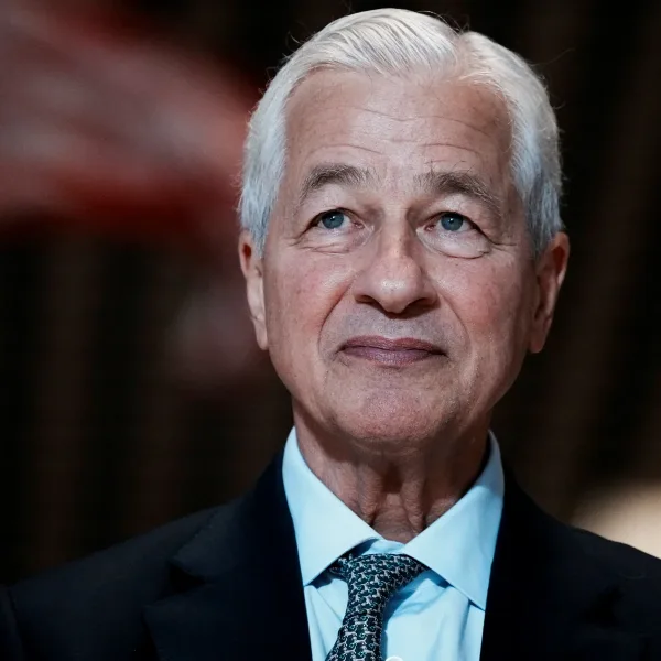 Antes de las elecciones | Milei y Luis Caputo se reúnen con el CEO de JP Morgan