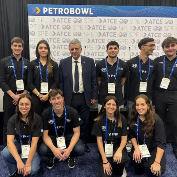 Cinco estudiantes de la UBA ganaron el Mundial de Ingenieria en petróleo 2025