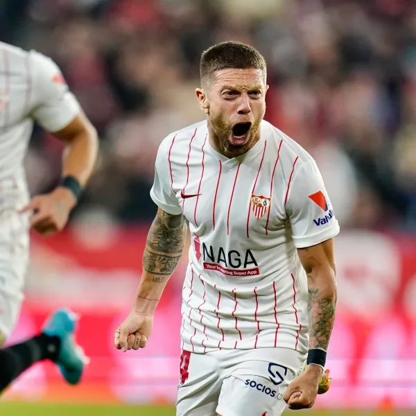 Tras dos años suspendido, el "Papu" Gómez iba a volver a las canchas pero una lesión posterga su retorno