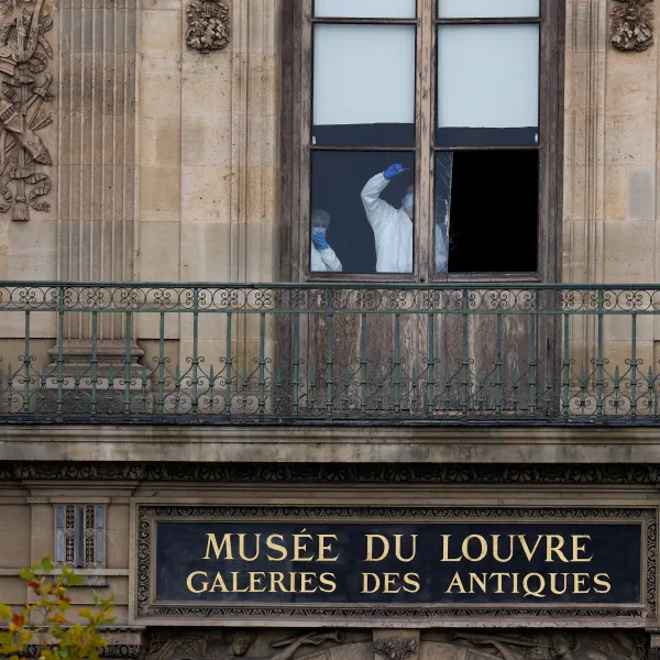 Robo al Louvre: detuvieron a dos sospechosos por el millonario golpe al museo de París