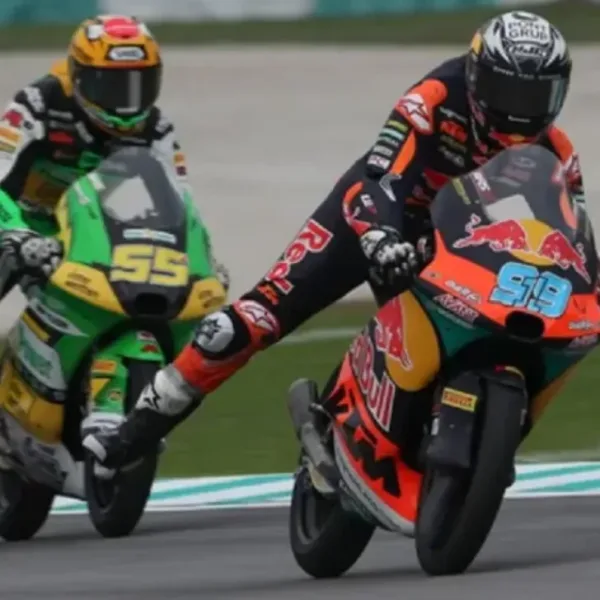 Durísimo choque en Moto 3 durante el GP de Malasia
