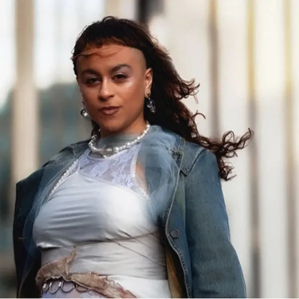 La artista de jazz y hip-hop MEMU lanza su disco debut