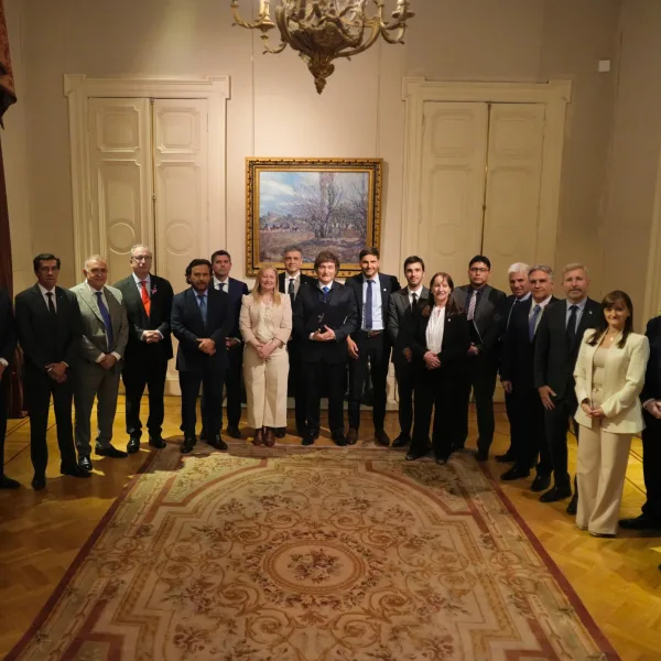 Milei reunió a gobernadores y a todo su Gabinete en Casa Rosada