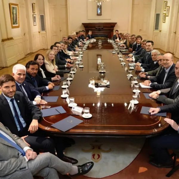 Milei reunió a gobernadores y a todo su Gabinete en Casa Rosada