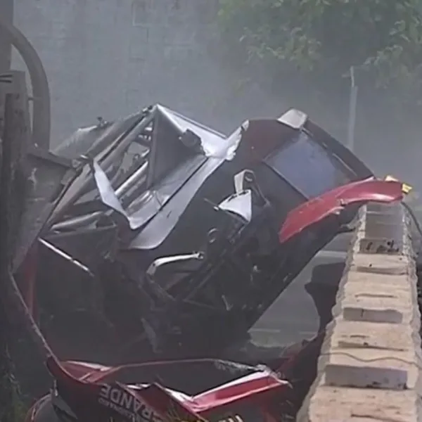 Brutal accidente en el Top Race: Gastaldi se despistó y terminó en la tribuna