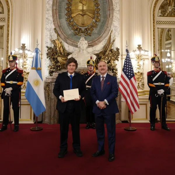 Milei recibió en Casa Rosada a Peter Lamelas, el nuevo embajador de Estados Unidos