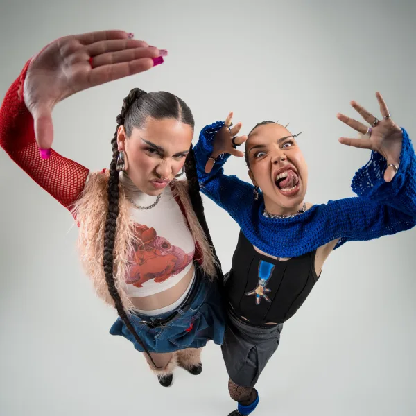 Wanda Jael y FEMI se unen para "Chicken Paw!"