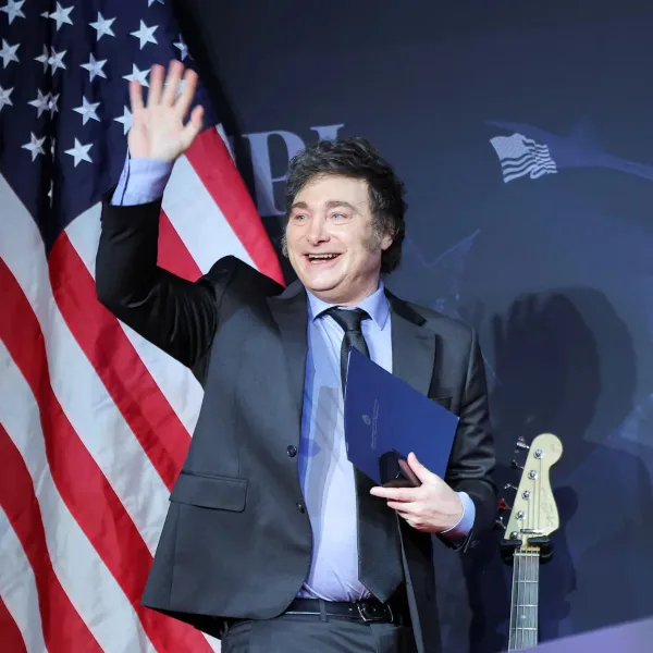 Milei llegó a Estados Unidos: participará de un foro de líderes y luego hablará en una cumbre conservadora