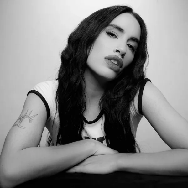 "Lali: La que le gana al tiempo": llegó el trailer del documental