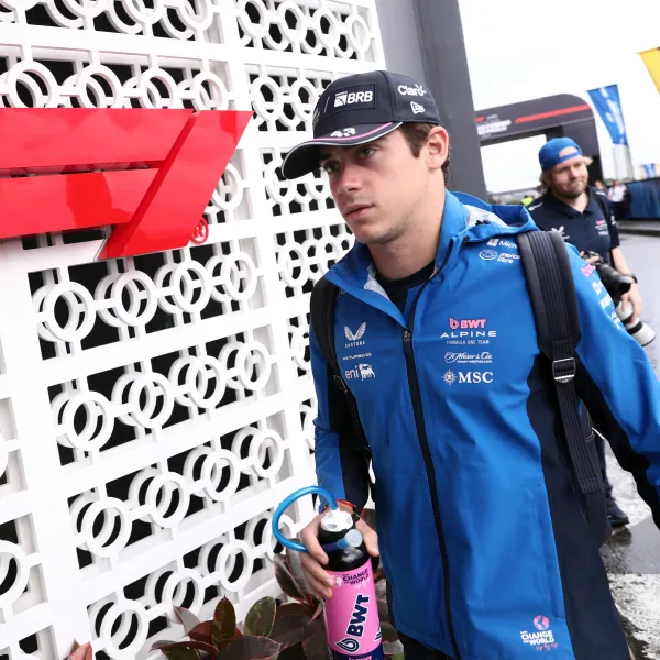 Fin de semana agridulce para Colapinto: terminó en el puesto 15° pero aseguró su puesto para 2026