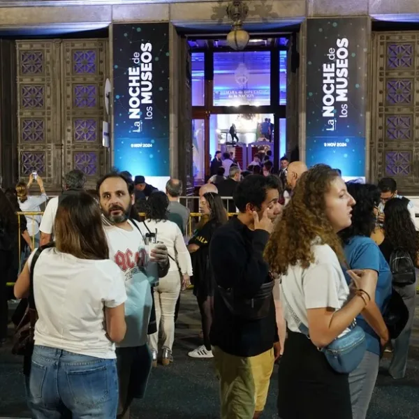 Más de un millón de personas coparon las calles porteñas para disfrutar la Noche de los Museos