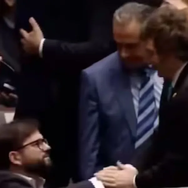 Javier Milei y Gabriel Boric protagonizaron un momento tenso en la asunción de Rodrigo Paz Pereira en Bolivia