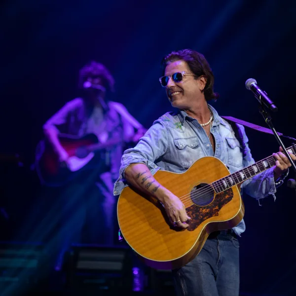 Coti brilló en el Gran Rex con la celebración de los 20 años de "Esta Mañana y Otros Cuentos"