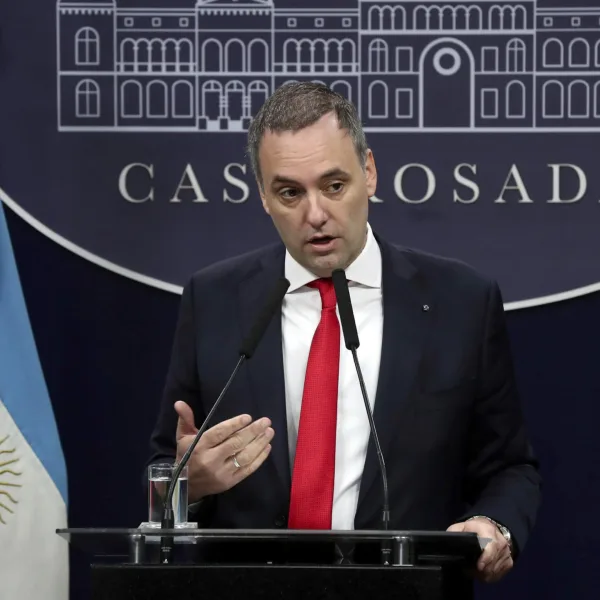 Manuel Adorni inició reuniones con los ministros tras asumir la Jefatura de Gabinete