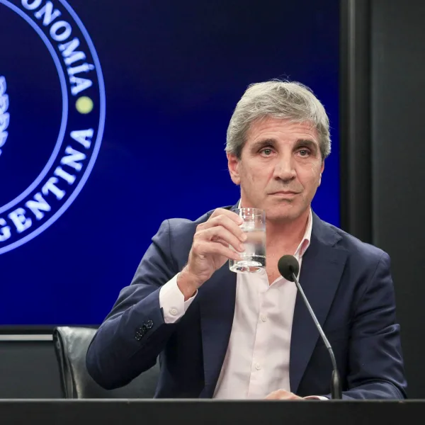Caputo defendió el rumbo económico del Gobierno: "El rumbo es indeclinable"