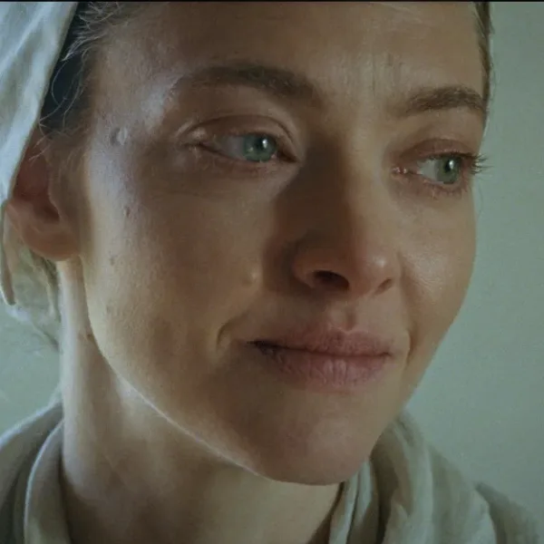 Mona Fastvold, guionista de "El Brutalista", estrena su film con Amanda Seyfried