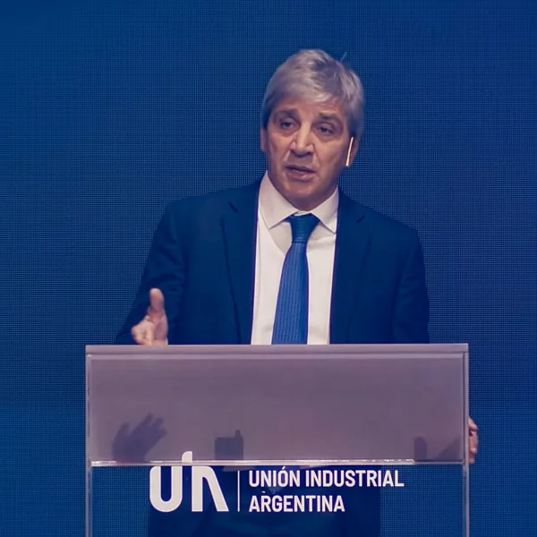 Caputo defendió las bandas cambiarias: “No podemos darnos el lujo de flotar libremente”