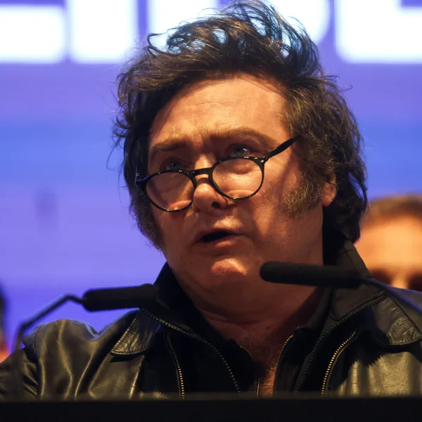 Milei negó la baja del monotributo y apuntó contra el periodismo