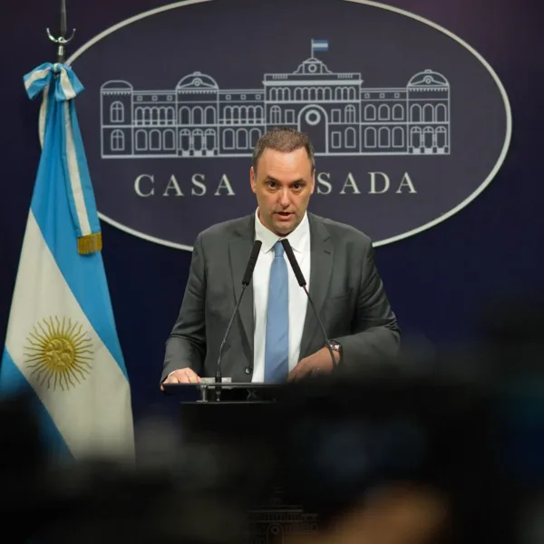 Adorni desmintió que el Gobierno analice eliminar el monotributo: "Es falso"