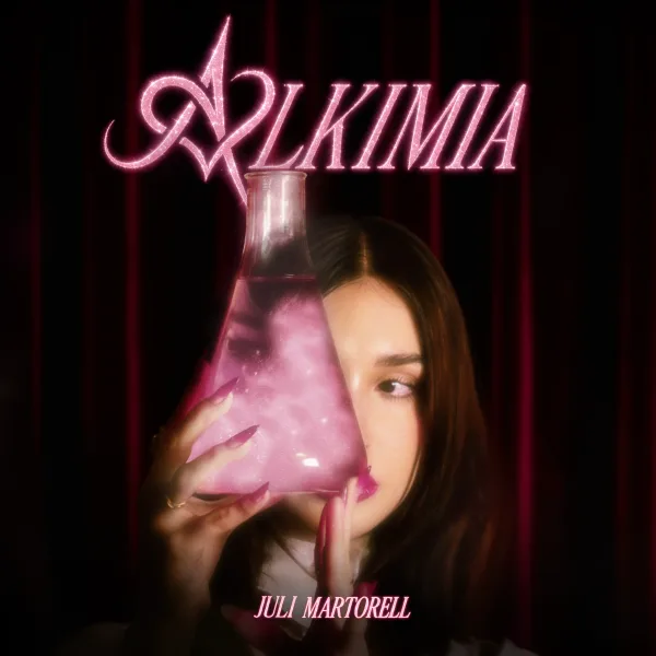 Una voz que pisa fuerte en la escena: Juli Martorell presenta "Alkimia" su álbum debut
