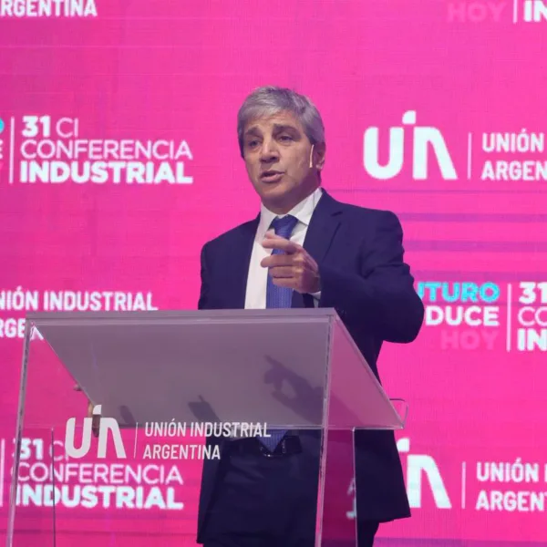 El Gobierno cerró octubre con superávit financiero y primario