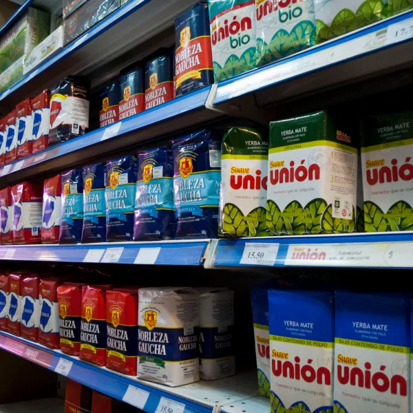 El Gobierno liberó el precio de la yerba mate y recortó funciones al Instituto que regula el sector