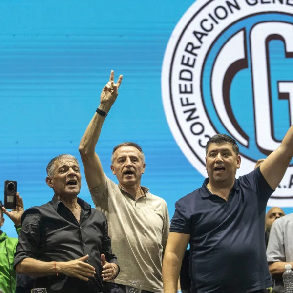 La CGT juntó a sus diputados sindicales y alertó al Gobierno por el avance de la reforma laboral