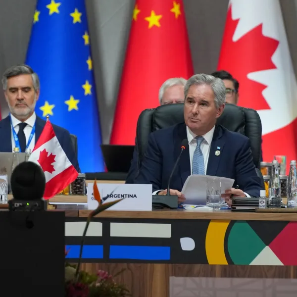 Argentina se desmarca del G20: no firma la declaración final y cuestiona el consenso del bloque
